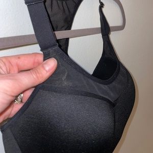 VICTORIA'S SECRET Incredible Max Sports Bra, size 34C Black